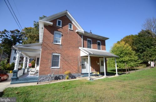 563 Columbia Ave, Bangor PA  18013-1747 exterior