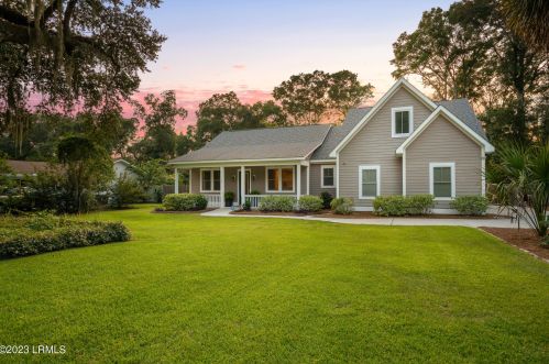 15 Blythewood Rd, Beaufort, SC 29907-2632