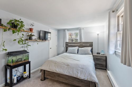 179 Main St, Salem NH  03079-1830 exterior