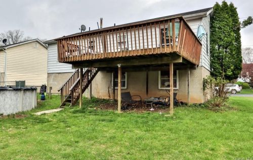 14 Oak Ln, Middletown NY  10940-6914 exterior