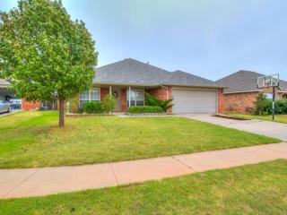 713 Eastview Ct, Yukon, OK 73099-3475