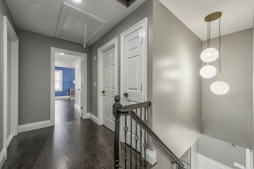 15 Mead Ln, Westbury NY  11590-6303 exterior