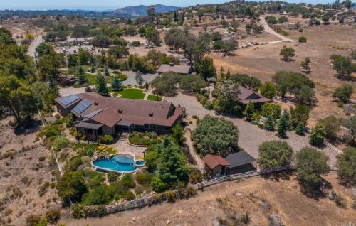 2662 Calle De Compadres, Alpine, CA 91901-3606