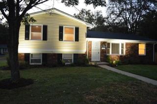 3382 Greentree Rd, Lexington, KY 40517-2800