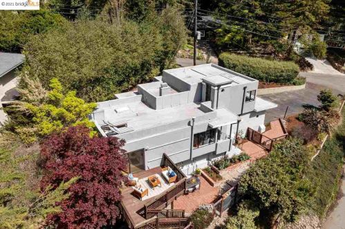 6730 Heartwood Dr, Oakland CA  94611-2337 exterior