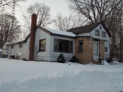 226 Sheldon St, Cambridge, WI 53523-9432