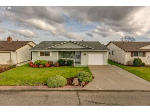 750 Cascade Dr, Woodburn, OR 97071-3145