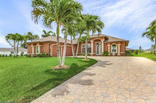 1838 14th St, Cape Coral, FL 33909-1634