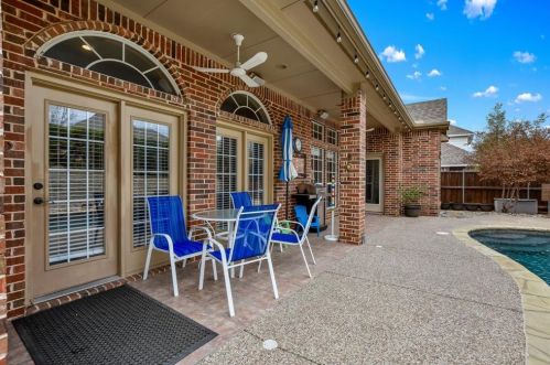 2808 Pasadena Pl, Lewisville TX  75022-5150 exterior