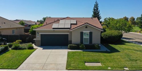 2275 Ravenbrook Ln, Manteca CA  95336-8329 exterior