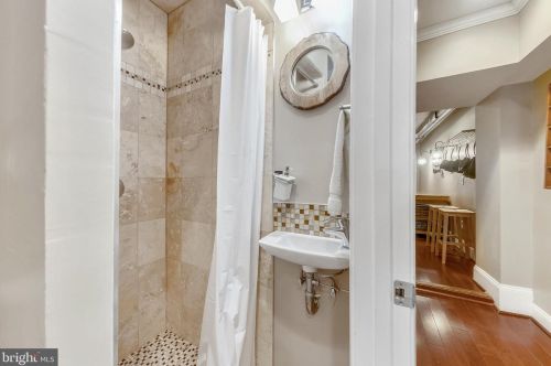 1826 18th St, Washington DC 20009-1707 exterior