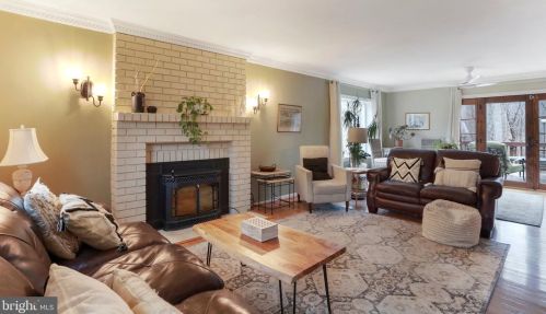 5550 Wide Oak Ct, Woodbridge VA  22192-6036 exterior