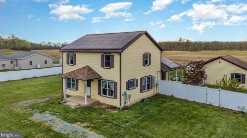 4 Elton Dr, Carlisle, PA 17015-7001