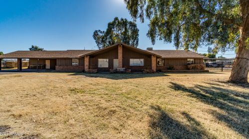 11811 Ocotillo Rd, Chandler, AZ 85249-2408