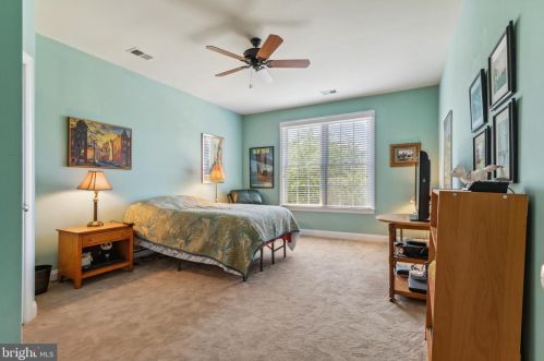 8373 Pedigrue Ct, Gainesville VA  20155-3240 exterior