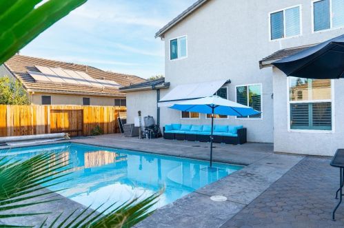 5812 Homewood Way, Riverbank CA  95367-9550 exterior