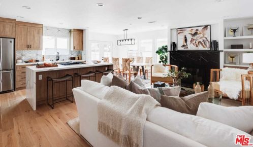 14322 Collins St, Van Nuys CA  91401-4612 exterior