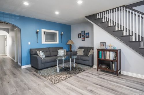 21825 Ravenna Ave, Long Beach CA  90745-3132 exterior