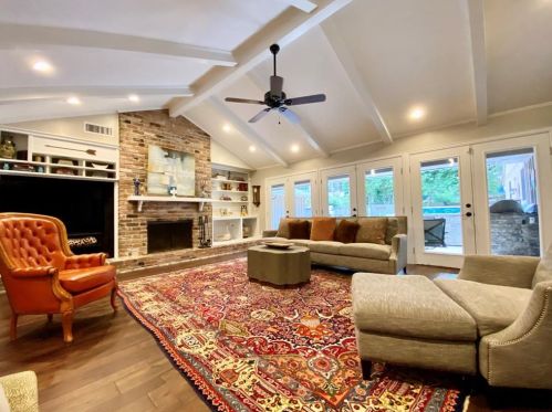 102 Whispering Oaks Dr, Taylor Lake Village, TX 77586-4620