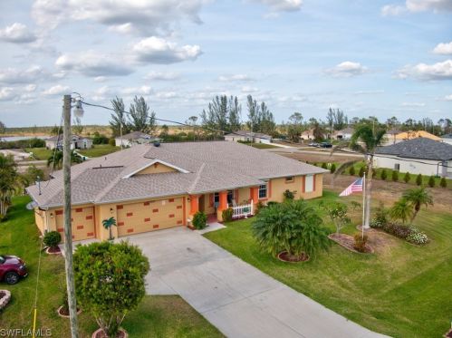2909 26th Ter, Cape Coral, FL 33914-3831