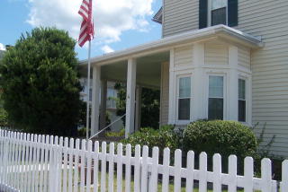 4 Huggins St, Foreston, SC 29102-3128