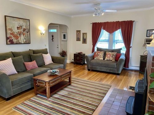 7 Harvey Rd, Londonderry NH  03053-7412 exterior