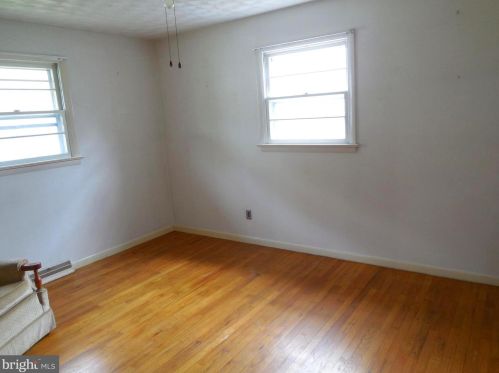 313 Cave Spring Ln, Edinburg VA  22824-3407 exterior