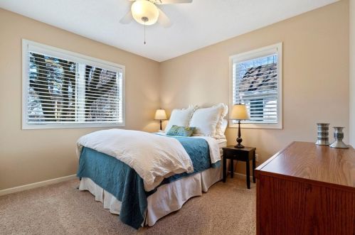 1924 Washburn Ave, Minneapolis MN 55411-2326 exterior