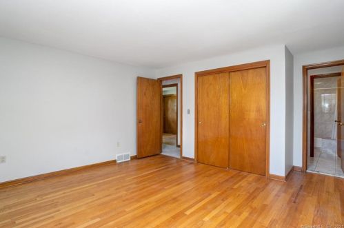 27 Welch Rd, North Haven CT  06473-2844 exterior