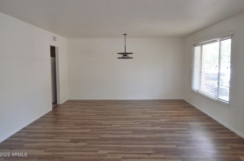 9827 Lindgren Ave, Sun City, AZ 85373-2114