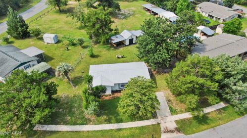 1749 Salem Dr, Sunny Hills, FL 32428-2920