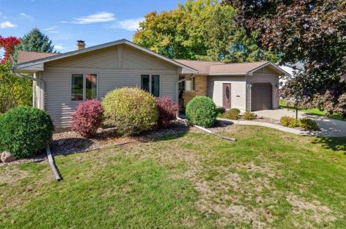 817 East Ave, Tomah, WI 54660-2133