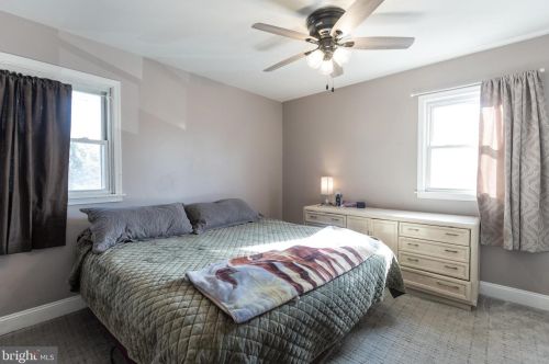 25 Goldy Dr, Gloucester NJ  08030-1318 exterior