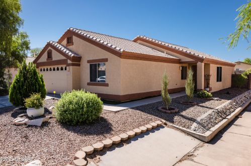 2211 Silver River Way, Tucson, AZ 85745-7001