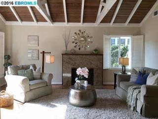 3908 Reinhardt Dr, Oakland, CA 94619-1624