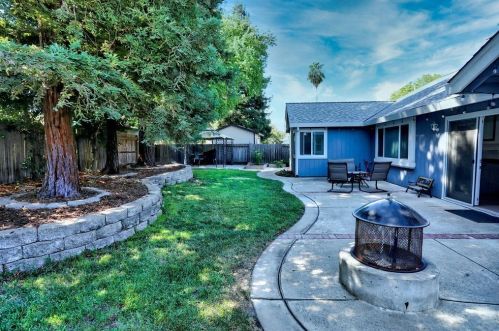 8340 Lichen Dr, Citrus Heights, CA 95621-1147