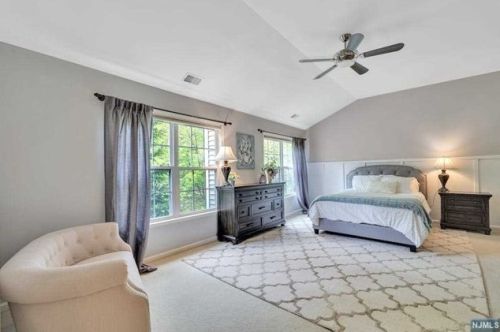 27 Skytop Rdg, Oakland NJ  07436-2355 exterior