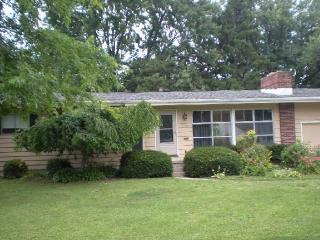 3240 Glencairn Ave, Toledo, OH 43614-3830