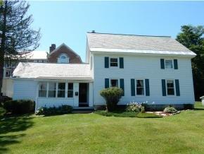 29 High St, Proctor, VT 05765-1105
