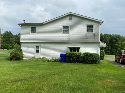1251 Franklin Rd, Jackson Center, PA 16133-2013
