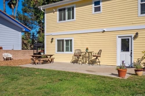 957 Montview Dr, Escondido CA  92025-5927 exterior