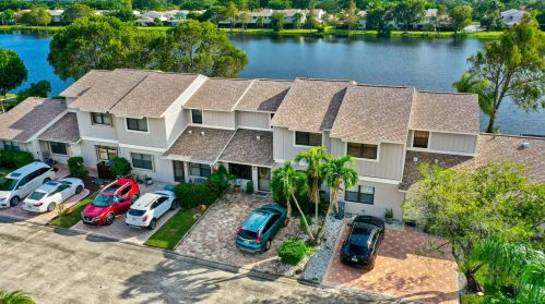 5274 Jog Ln, Delray Beach FL  33484-6621 exterior