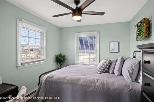 1600 Bch Blvd, Lacey NJ  08731-5031 exterior