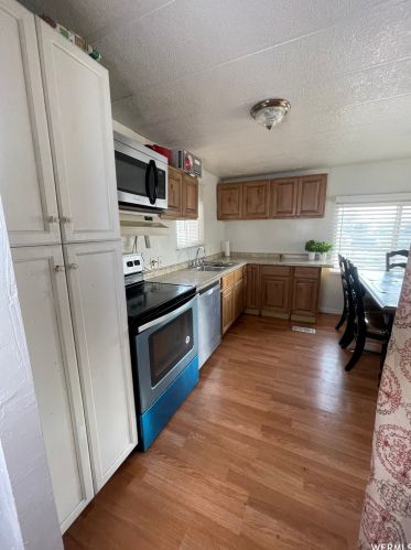 1545 State St, Orem, UT 84057-2547