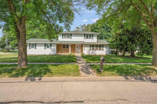 3910 Libal St, Green Bay, WI 54301-1047