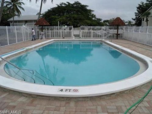 4603 Bayshore Dr, Naples FL  34112-4354 exterior