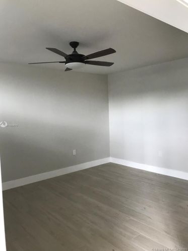 6480 Miami Lakes Dr, Hialeah FL  33014-2756 exterior