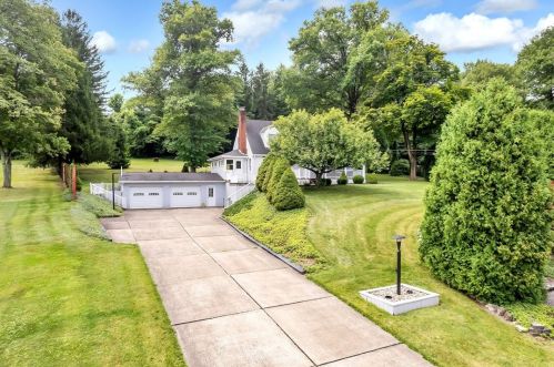 127 Emmet Dr, Beaver Falls, PA 15010-1625