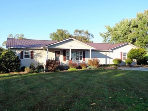 237 Norris Ln, Crossville, TN 38571-0405