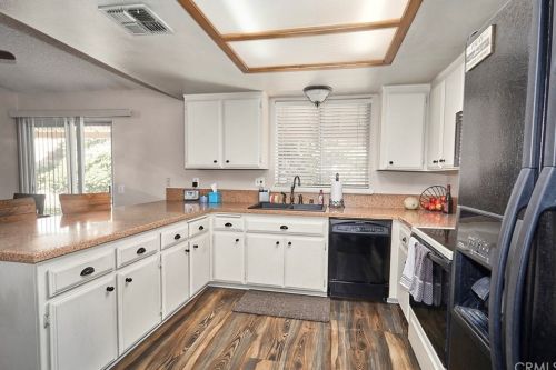 17302 Forest Hills Dr, Victorville CA  92395-4618 exterior